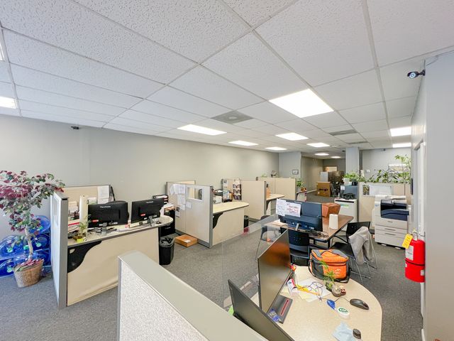 5256 N Broadway Street, Chicago, IL 60640