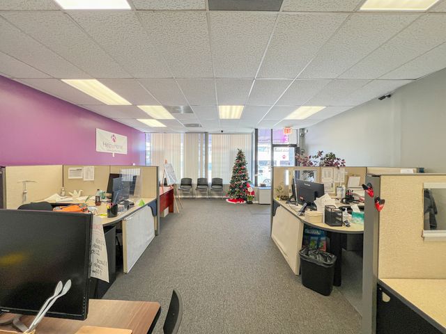 5256 N Broadway Street, Chicago, IL 60640