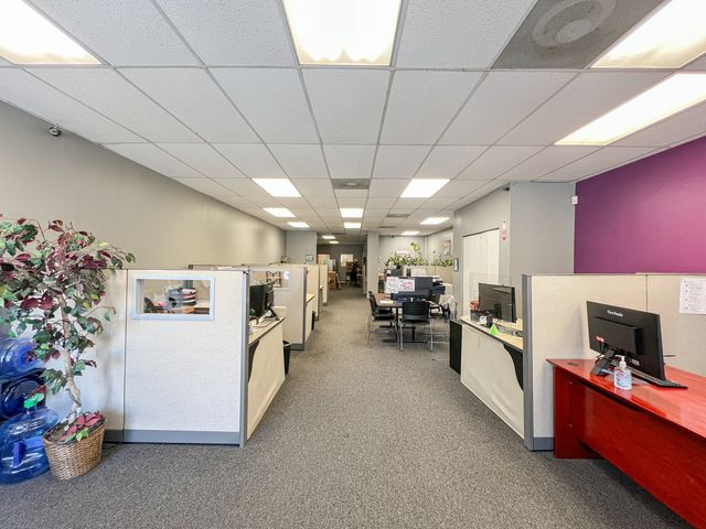 5256 N Broadway Street, Chicago, IL 60640