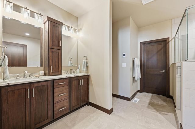 4257 Pine Parkway S, Fargo, ND 58104