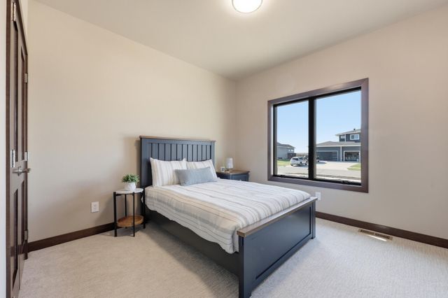4257 Pine Parkway S, Fargo, ND 58104