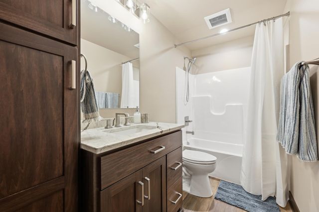 4257 Pine Parkway S, Fargo, ND 58104