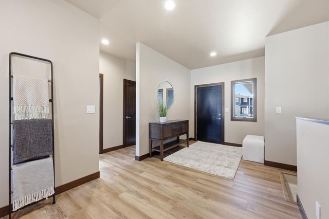 4257 Pine Parkway S, Fargo, ND 58104