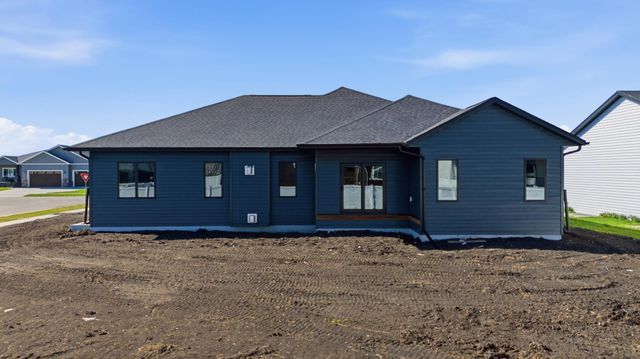 4257 Pine Parkway S, Fargo, ND 58104