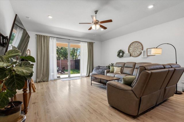 2117 Centerline LN, Georgetown, TX 78628