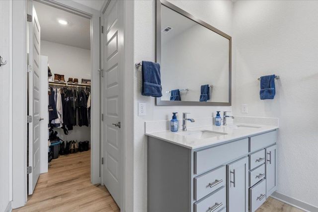 2117 Centerline LN, Georgetown, TX 78628