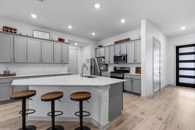 2117 Centerline LN, Georgetown, TX 78628