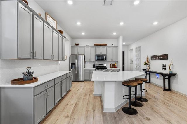 2117 Centerline LN, Georgetown, TX 78628