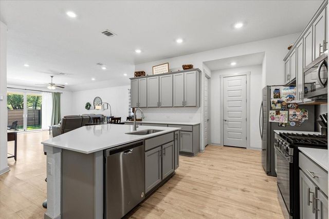 2117 Centerline LN, Georgetown, TX 78628