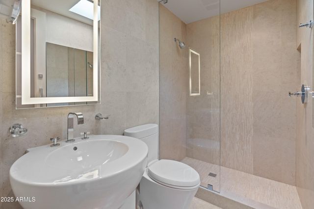 7310 N HIGHCLIFF Drive, Paradise Valley, AZ 85253