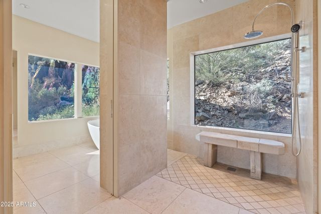 7310 N HIGHCLIFF Drive, Paradise Valley, AZ 85253