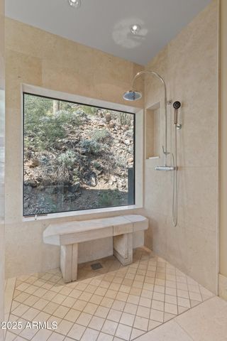 7310 N HIGHCLIFF Drive, Paradise Valley, AZ 85253