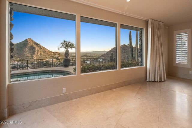 7310 N HIGHCLIFF Drive, Paradise Valley, AZ 85253