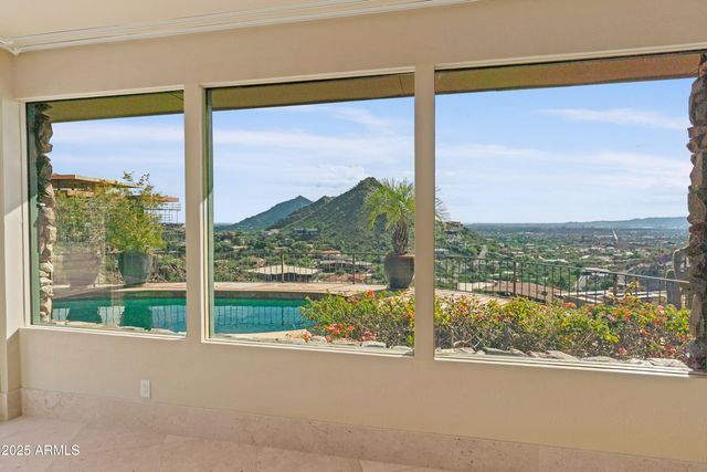 7310 N HIGHCLIFF Drive, Paradise Valley, AZ 85253