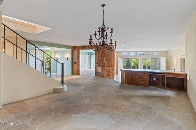 7310 N HIGHCLIFF Drive, Paradise Valley, AZ 85253