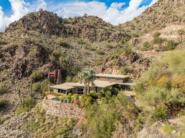 7310 N HIGHCLIFF Drive, Paradise Valley, AZ 85253