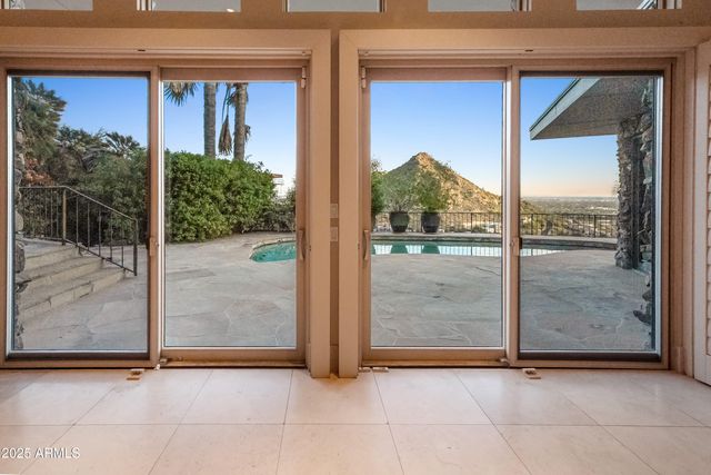 7310 N HIGHCLIFF Drive, Paradise Valley, AZ 85253