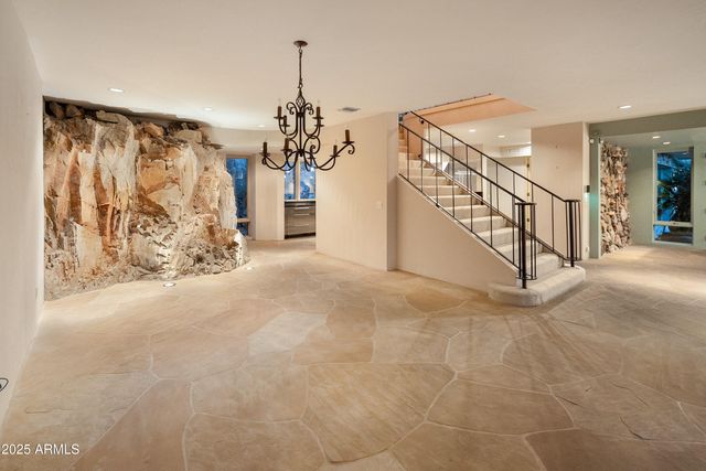 7310 N HIGHCLIFF Drive, Paradise Valley, AZ 85253