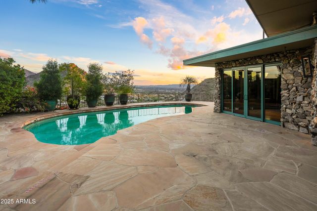 7310 N HIGHCLIFF Drive, Paradise Valley, AZ 85253