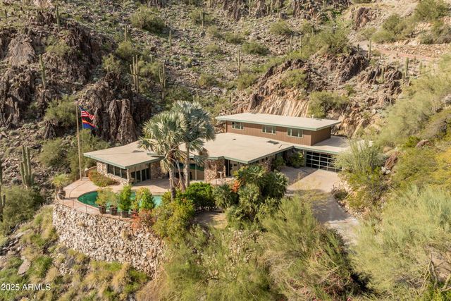 7310 N HIGHCLIFF Drive, Paradise Valley, AZ 85253