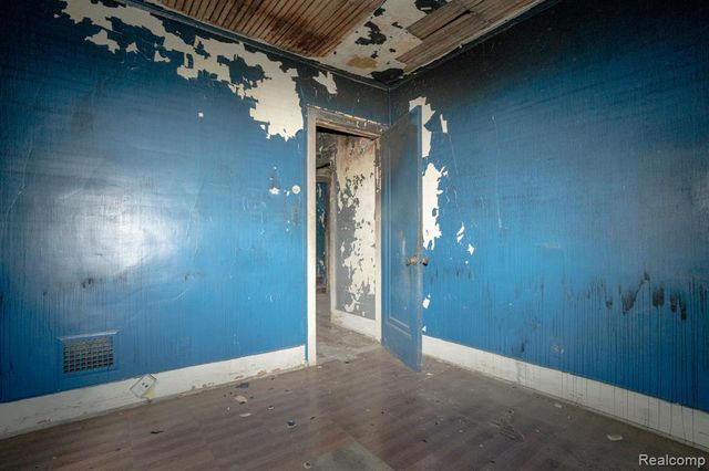 16820 Santa Rosa Drive, Detroit, MI 48221