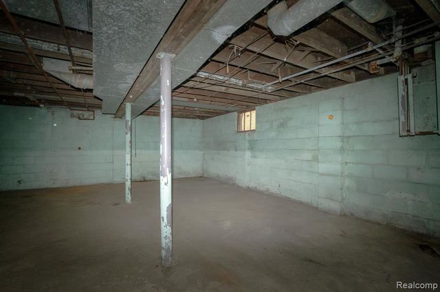 16820 Santa Rosa Drive, Detroit, MI 48221