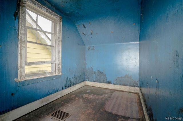 16820 Santa Rosa Drive, Detroit, MI 48221