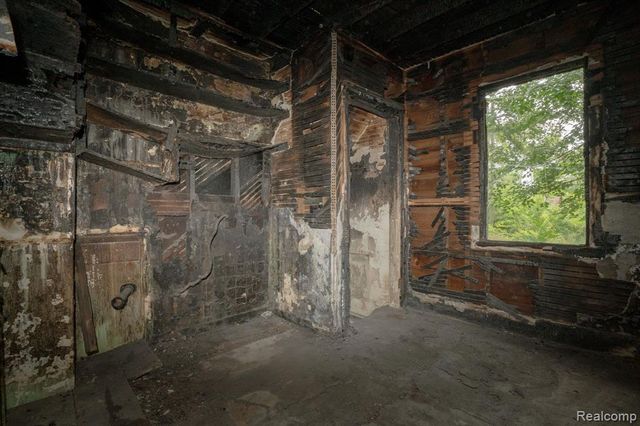 16820 Santa Rosa Drive, Detroit, MI 48221