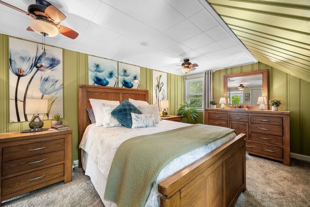 42 Walnut St, Saugus, MA 01906