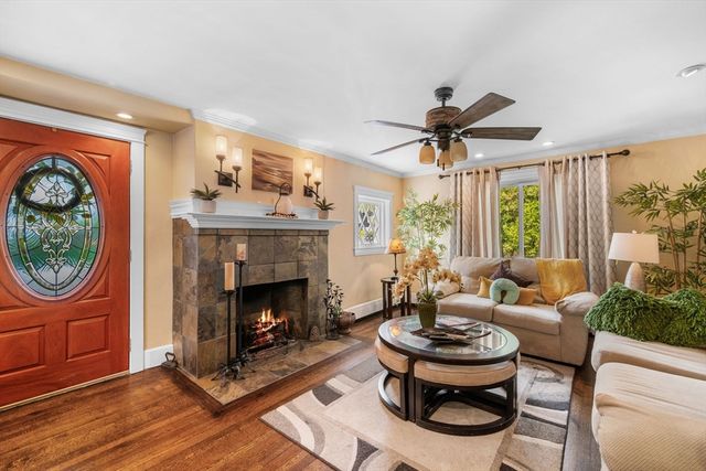 42 Walnut St, Saugus, MA 01906