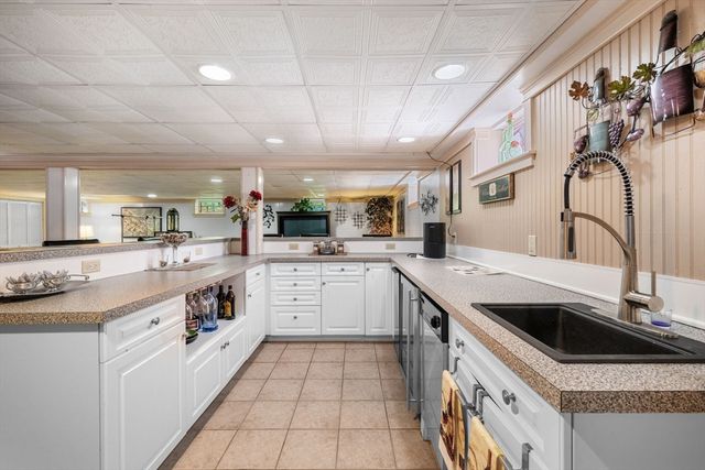 42 Walnut St, Saugus, MA 01906
