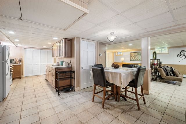 42 Walnut St, Saugus, MA 01906