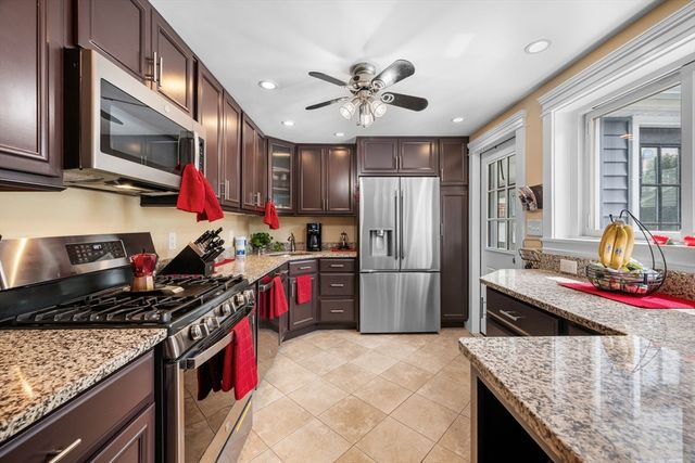 42 Walnut St, Saugus, MA 01906