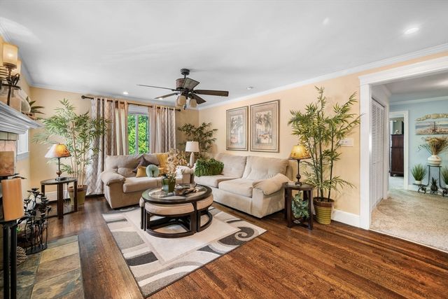 42 Walnut St, Saugus, MA 01906