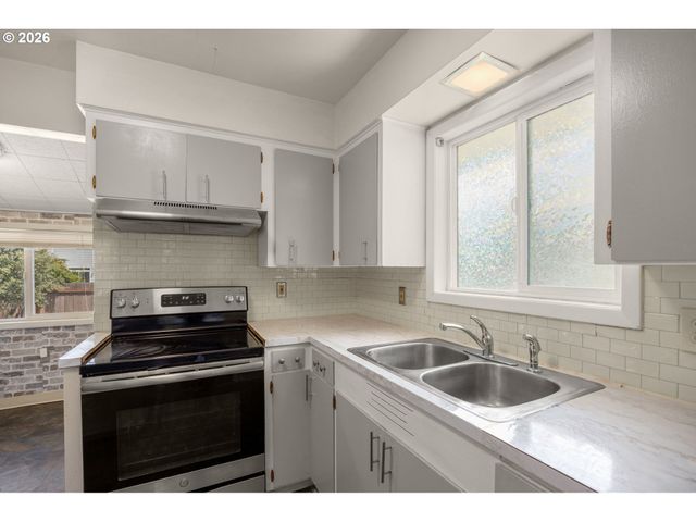 4818 Ne 91ST Ave, Portland, OR 97220