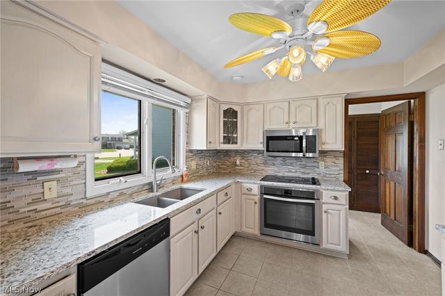 59 N Lakehurst Drive, Eastlake, OH 44095