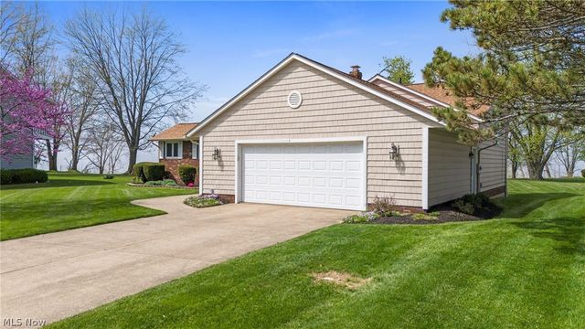 59 N Lakehurst Drive, Eastlake, OH 44095