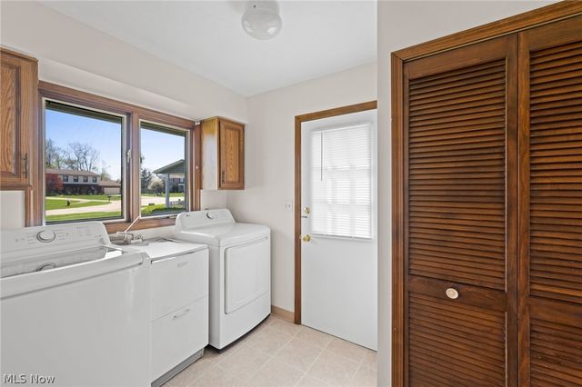 59 N Lakehurst Drive, Eastlake, OH 44095