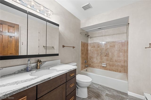 59 N Lakehurst Drive, Eastlake, OH 44095