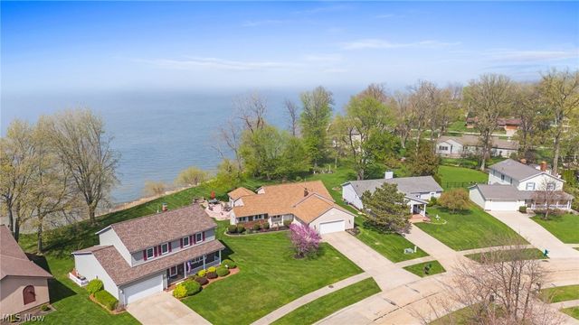59 N Lakehurst Drive, Eastlake, OH 44095