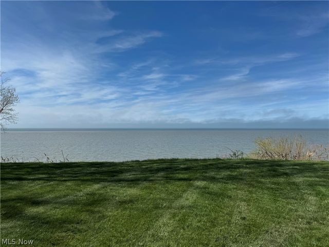 59 N Lakehurst Drive, Eastlake, OH 44095