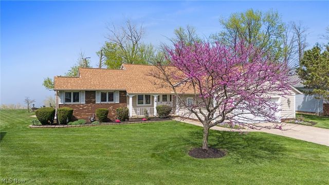 59 N Lakehurst Drive, Eastlake, OH 44095