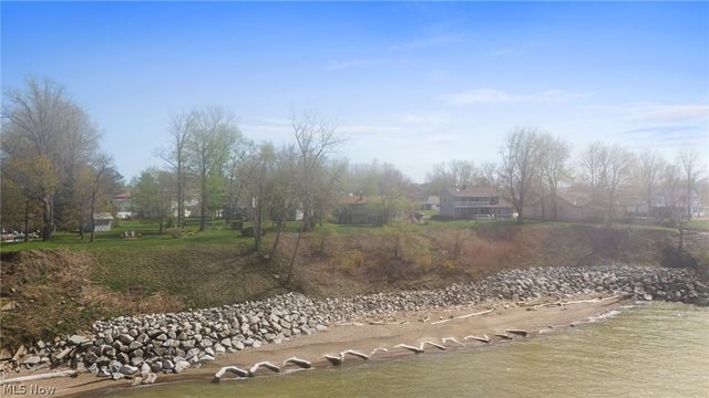 59 N Lakehurst Drive, Eastlake, OH 44095