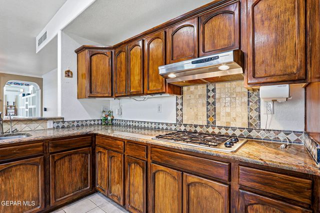 6517 ISLA DEL REY Drive, El Paso, TX 79912