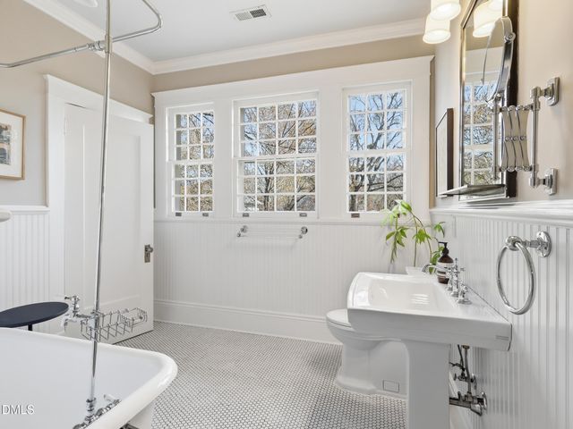 117 Hillcrest Road, Raleigh, NC 27605