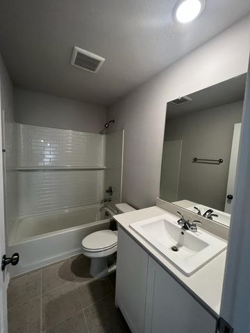 553 Hickory ridge Drive, Van Alstyne, TX 75495