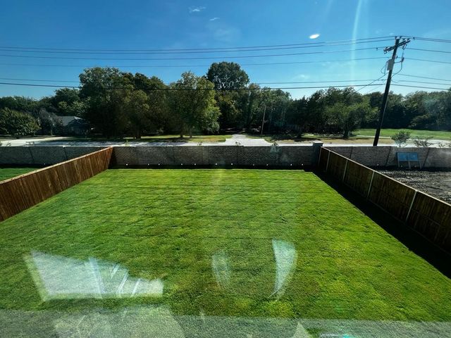 553 Hickory ridge Drive, Van Alstyne, TX 75495