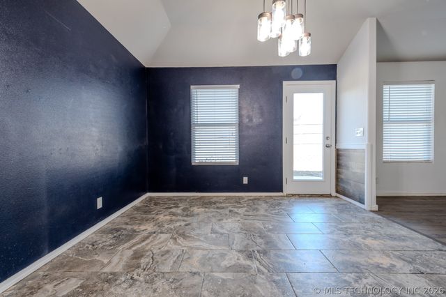 5811 E 146th Place S, Bixby, OK 74008