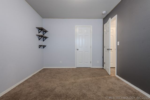 5811 E 146th Place S, Bixby, OK 74008