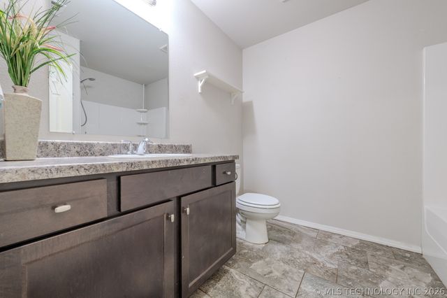 5811 E 146th Place S, Bixby, OK 74008
